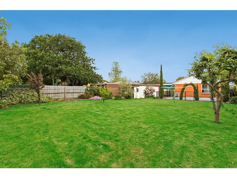 9 Whites Lane, Glen Waverley VIC 3150