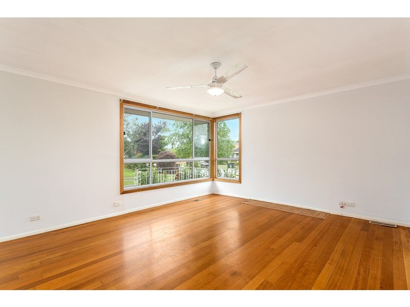 9 Whites Lane, Glen Waverley VIC 3150