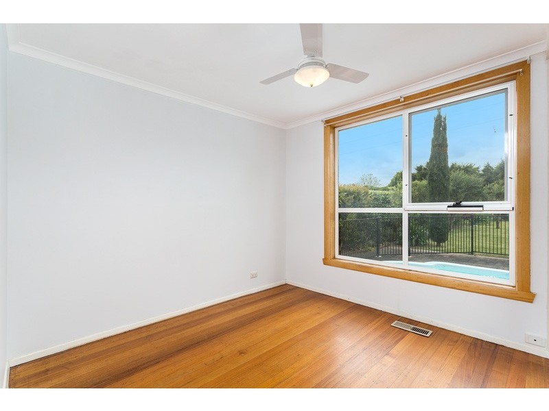 9 Whites Lane, Glen Waverley VIC 3150