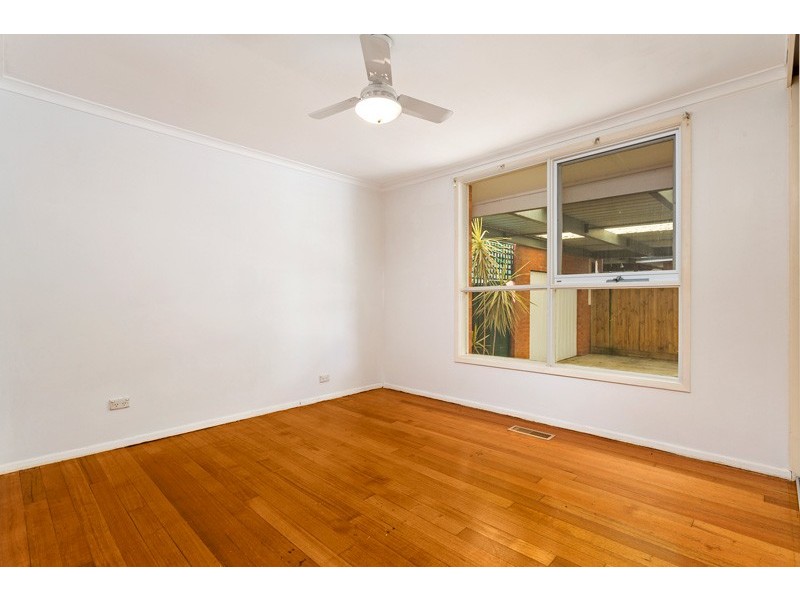 9 Whites Lane, Glen Waverley VIC 3150