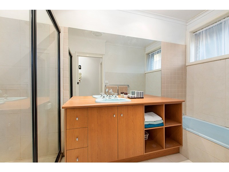54 Bogong Avenue, Glen Waverley VIC 3150