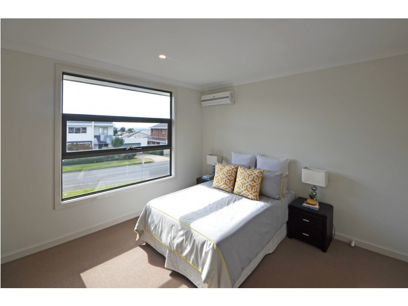 1/32 Grandview Road, Wheelers Hill VIC 3150