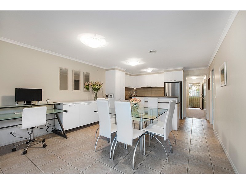 2/6 Chandor Court, Notting Hill VIC 3168