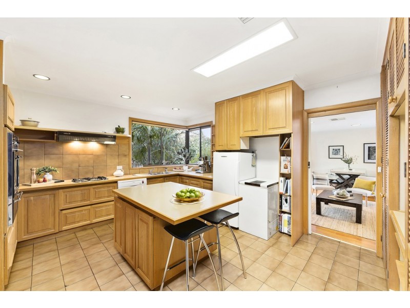 9 Nethercote Drive, Mount Waverley VIC 3149
