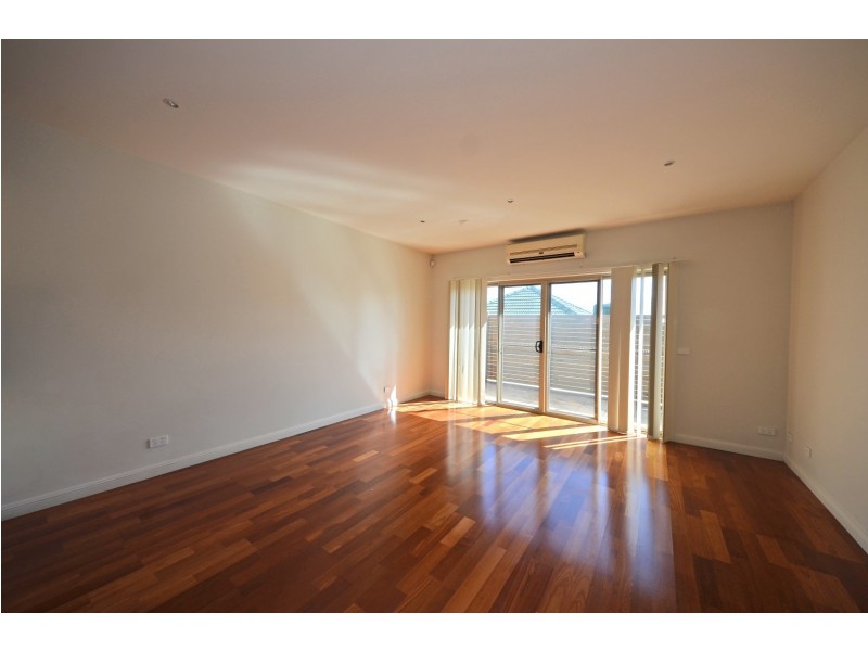 2/3 Sunnyside Avenue, Dandenong VIC 3175