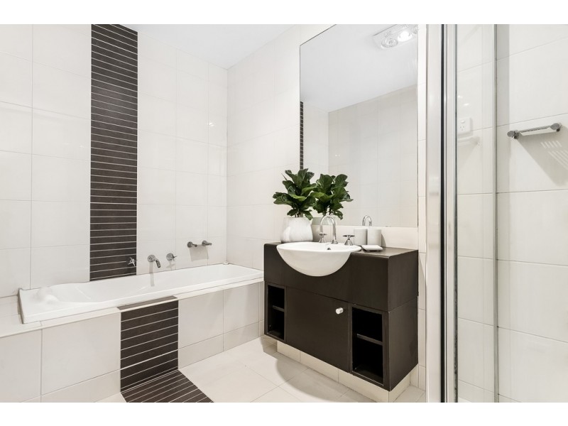2/213 Normanby Road, Notting Hill VIC 3168