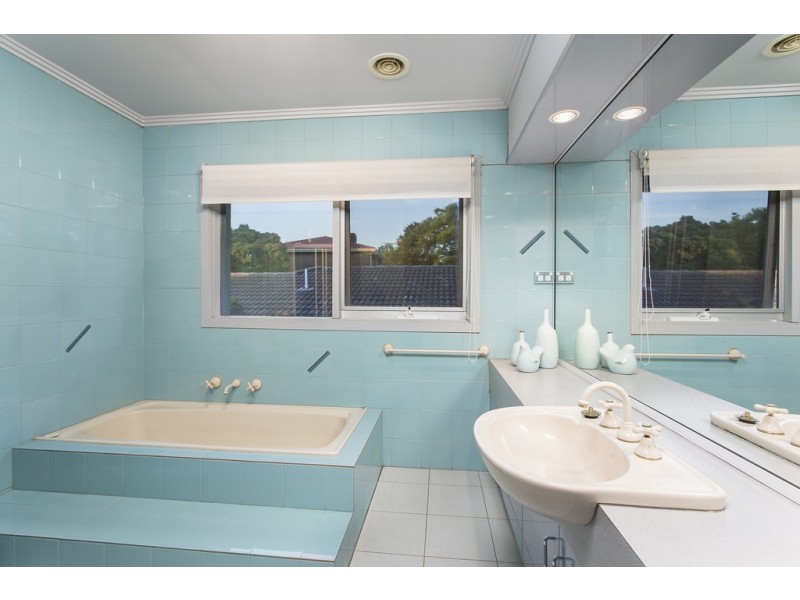 16 Daisy Street, Warranwood VIC 3134