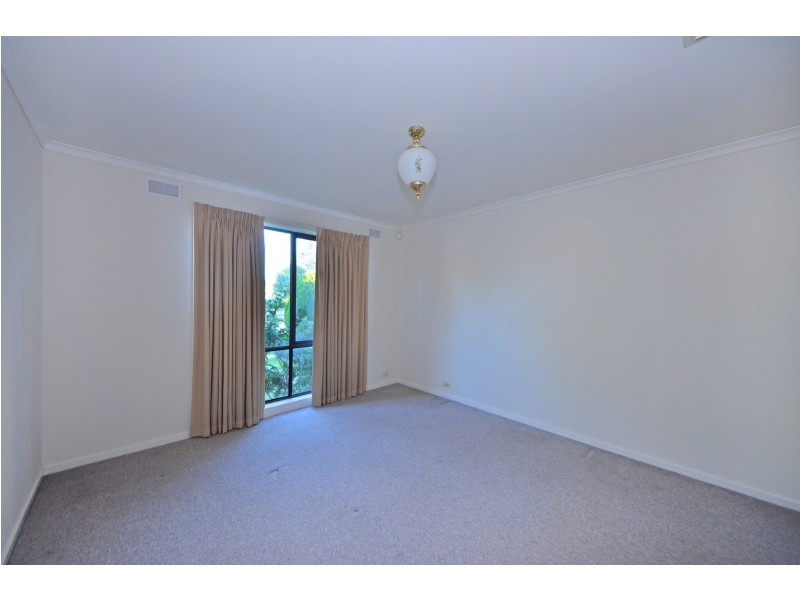 101 King Arthur Drive, Glen Waverley VIC 3150