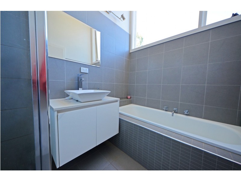 4/354 High Street Road, Mount Waverley VIC 3149