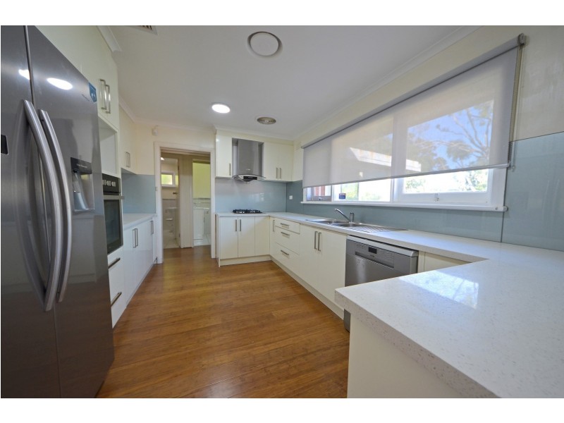 8 Leicester Avenue, Glen Waverley VIC 3150