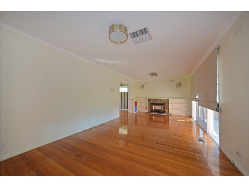 8 Leicester Avenue, Glen Waverley VIC 3150