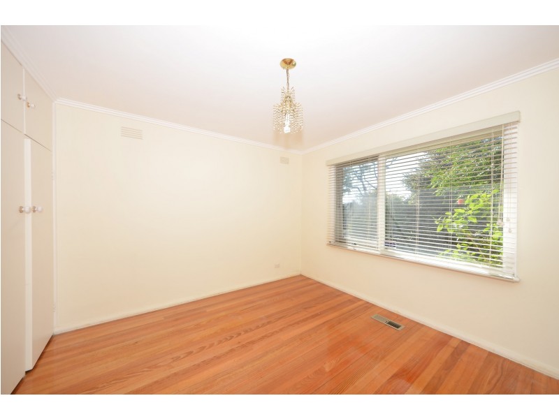 8 Leicester Avenue, Glen Waverley VIC 3150