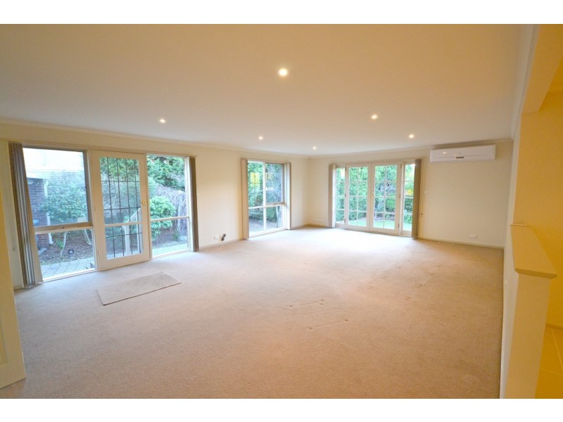 9 Witken Avenue, Wantirna South VIC 3152