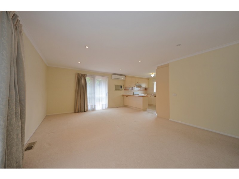 2/8 Caesar Street, Mulgrave VIC 3170