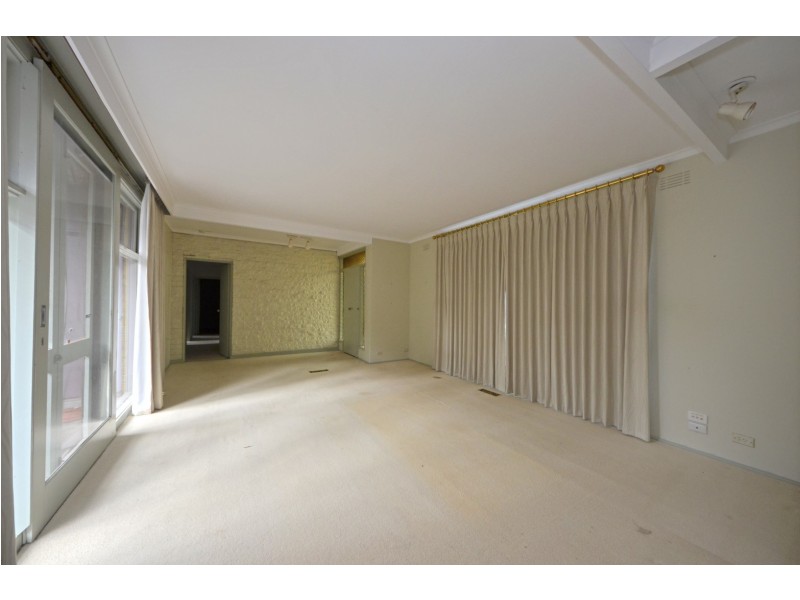 8 Walter Street, Glen Waverley VIC 3150