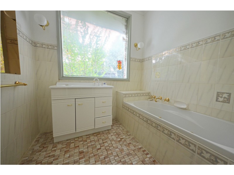 8 Walter Street, Glen Waverley VIC 3150