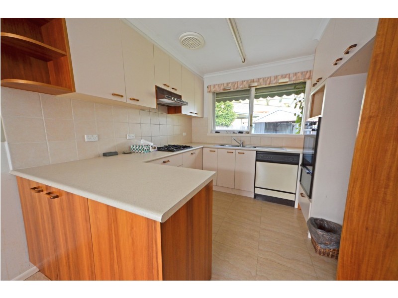 2 Compton Street, Mitcham VIC 3132