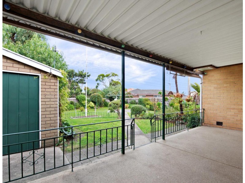 28 Mangana Drive, Mulgrave VIC 3170