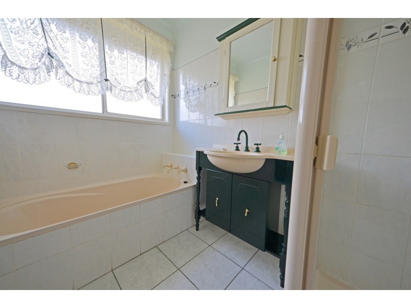 20 Farnham Avenue, Wheelers Hill VIC 3150