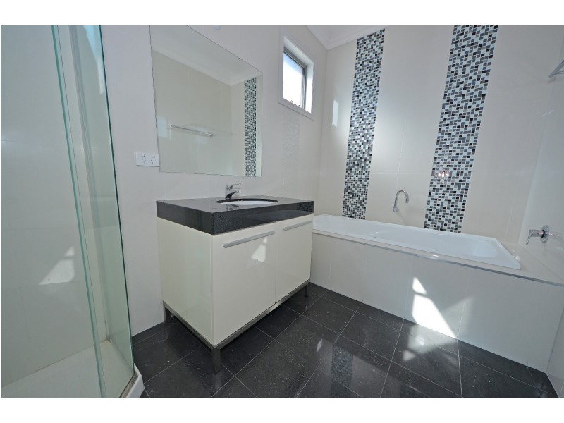 2/66-68 Leicester Avenue, Glen Waverley VIC 3150