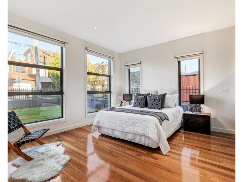 1/1 Prince Edward Avenue, Mckinnon VIC 3204