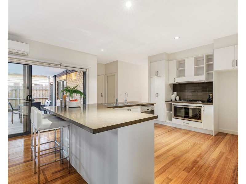 1/1 Prince Edward Avenue, Mckinnon VIC 3204