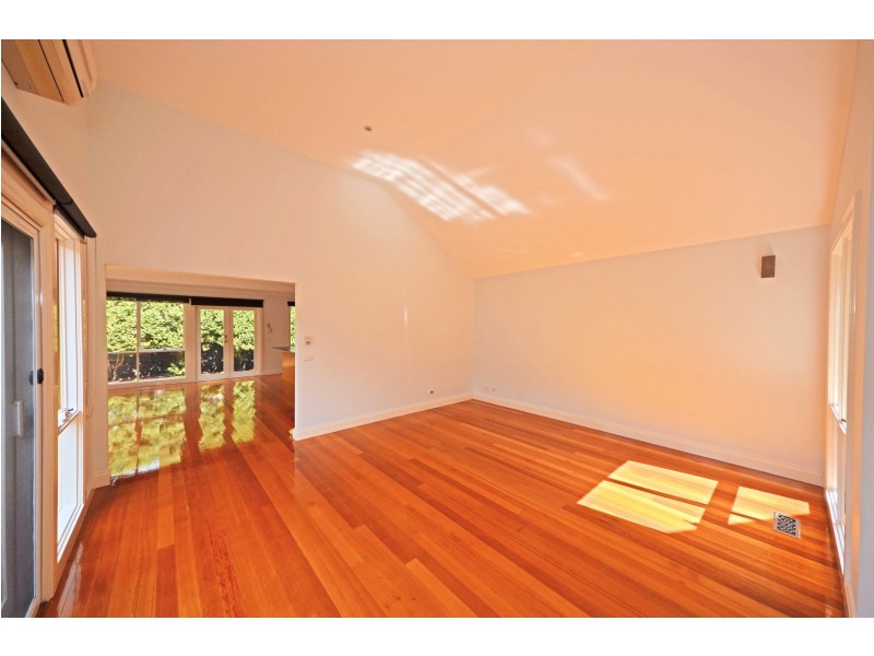 1/2 Bessie Street, Bentleigh East VIC 3165