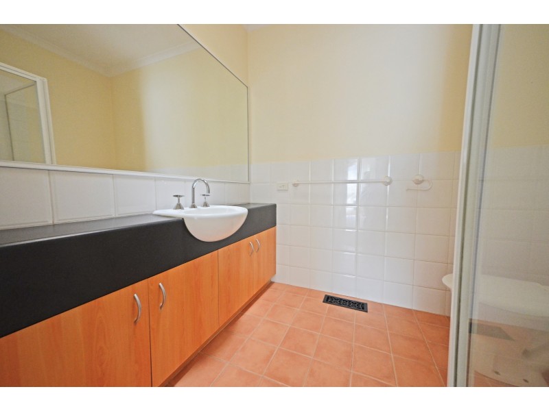 1/2 Bessie Street, Bentleigh East VIC 3165