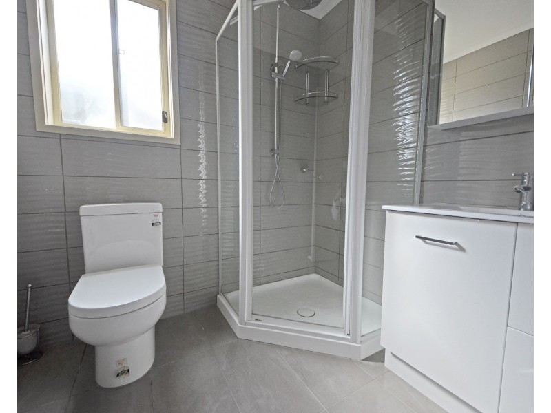 27 Gateway Close, Chadstone VIC 3148