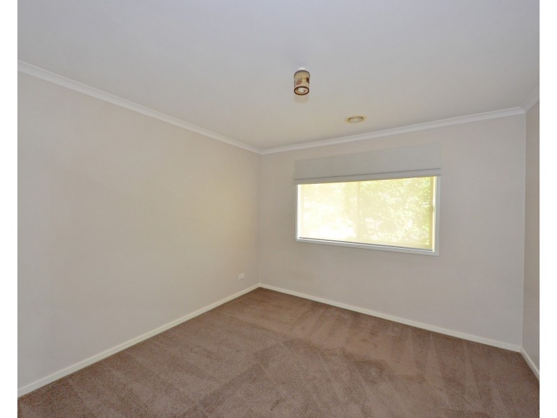 27 Gateway Close, Chadstone VIC 3148