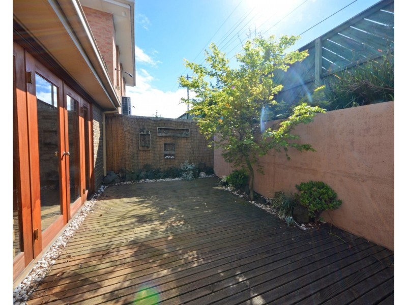 27 Gateway Close, Chadstone VIC 3148