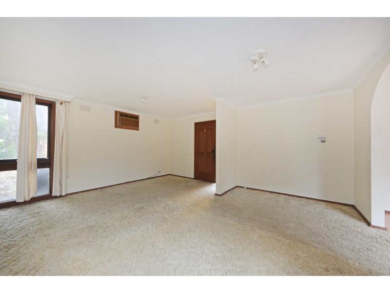 1/4 Kingsley Grove, Mount Waverley VIC 3149