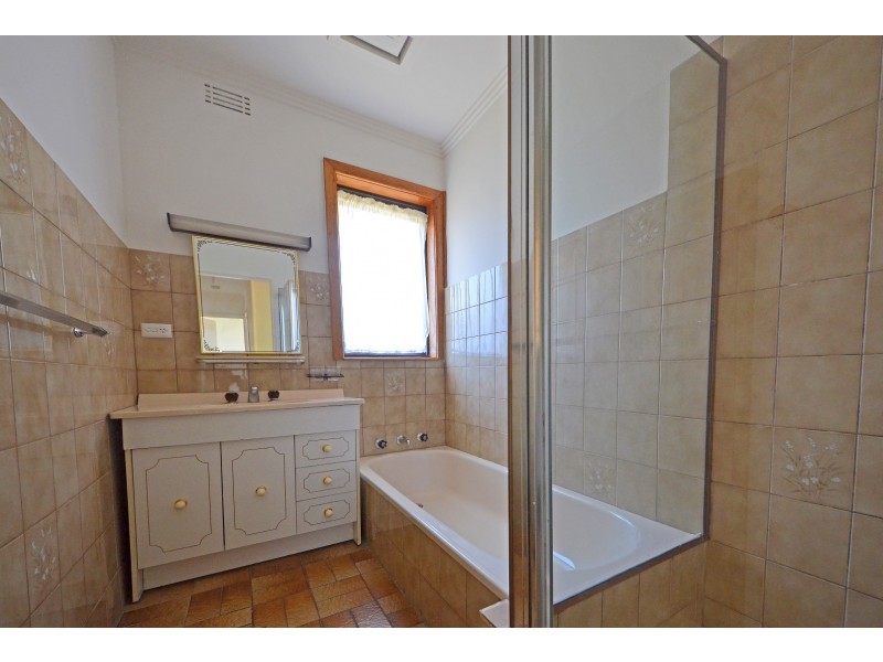 33 Glencairn Street, Mulgrave VIC 3170