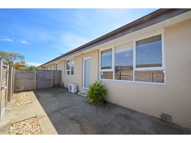 2/19 Oakes Avenue, Clayton South VIC 3169