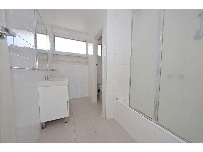 2/19 Oakes Avenue, Clayton South VIC 3169