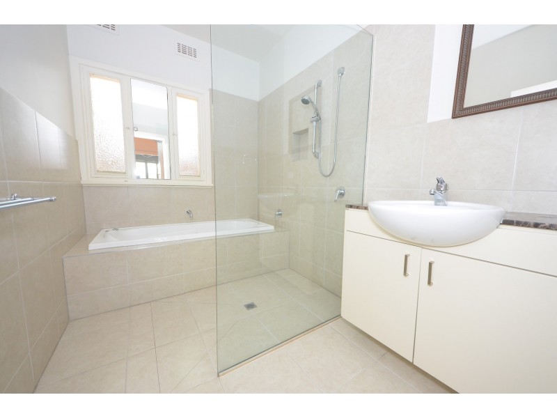 44 Whitmuir Road, Bentleigh VIC 3204
