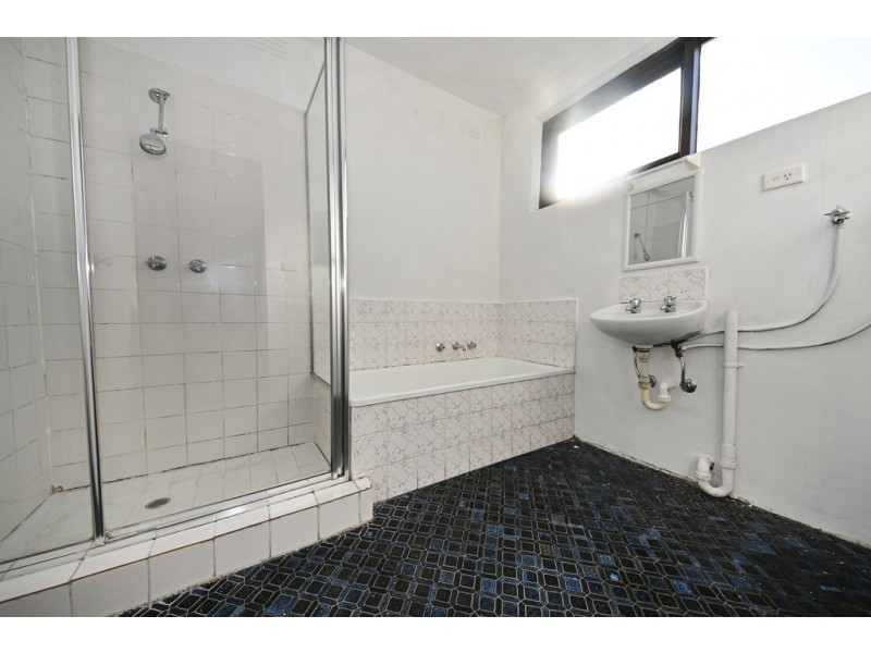 1/44 Oakes Avenue, Clayton South VIC 3169