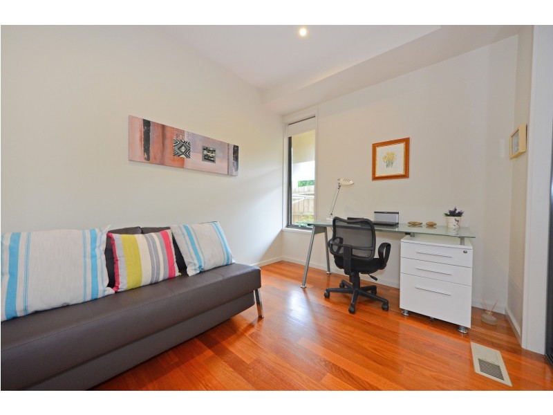 9 Cinnabar Avenue, Mount Waverley VIC 3149