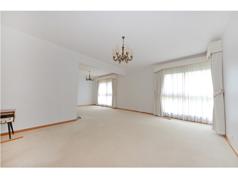 7 Scenic Court, Dandenong North VIC 3175