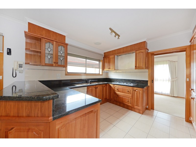 7 Scenic Court, Dandenong North VIC 3175