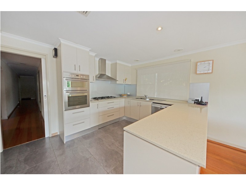 7 Kawana Crescent, Glen Waverley VIC 3150