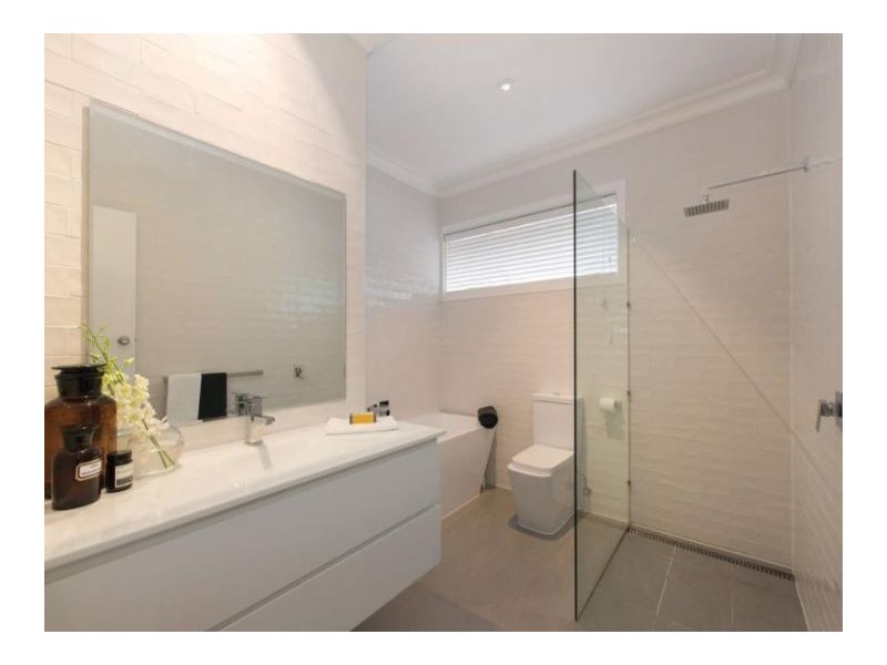 7 Grosvenor Road, Glen Iris VIC 3146