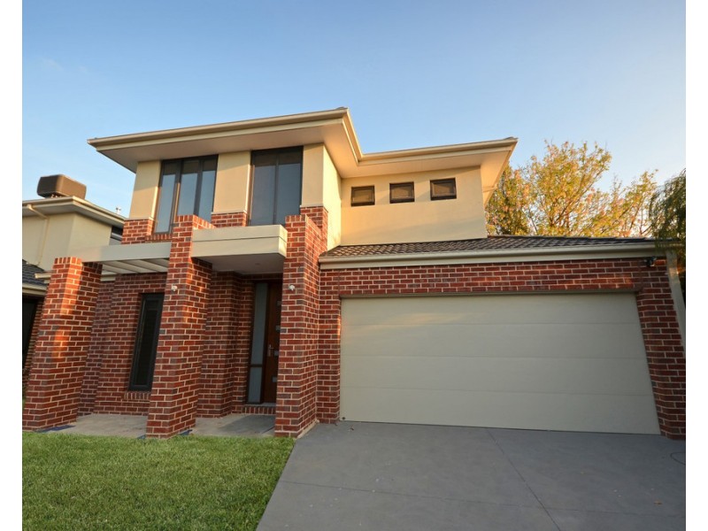 2 Windella Crescent, Glen Waverley VIC 3150