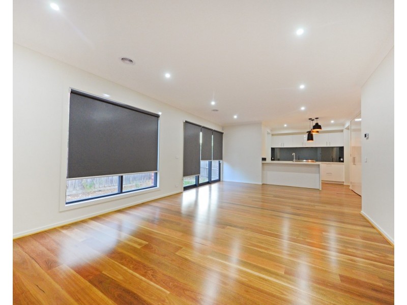 2 Windella Crescent, Glen Waverley VIC 3150