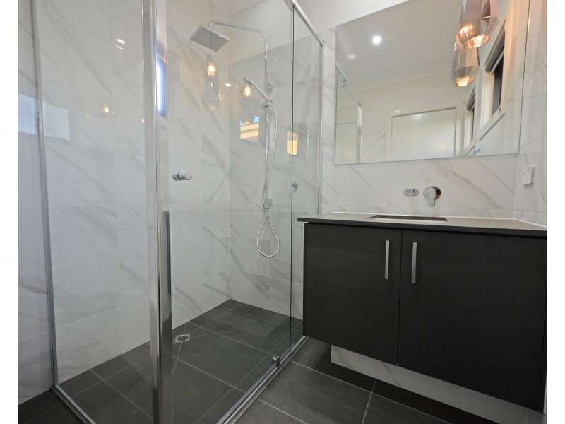 2 Windella Crescent, Glen Waverley VIC 3150