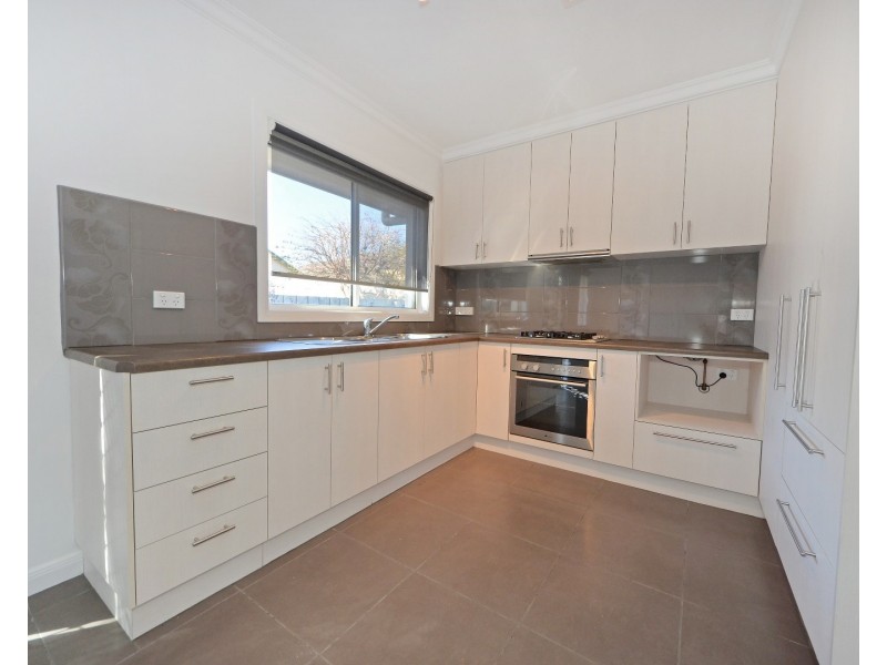 2/9 Johnson Drive, Glen Waverley VIC 3150