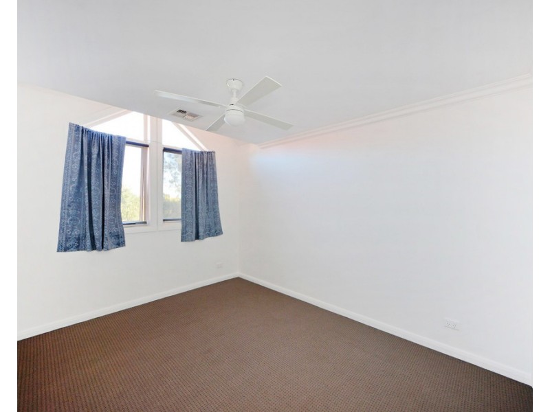 2/9 Johnson Drive, Glen Waverley VIC 3150