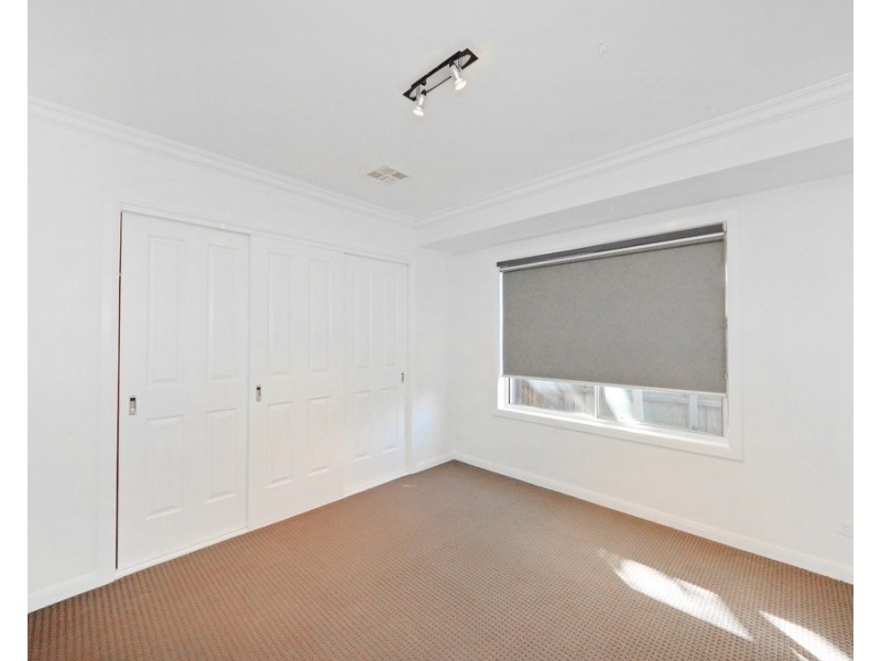 2/9 Johnson Drive, Glen Waverley VIC 3150