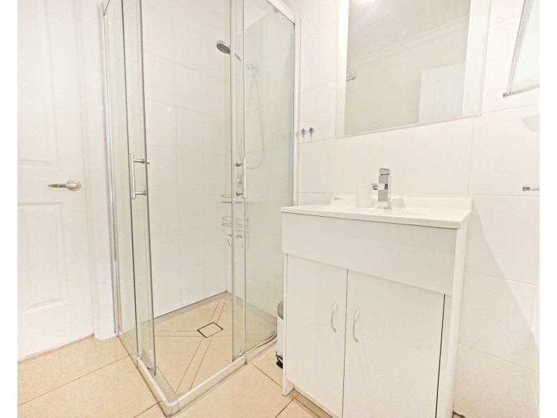 2/9 Johnson Drive, Glen Waverley VIC 3150