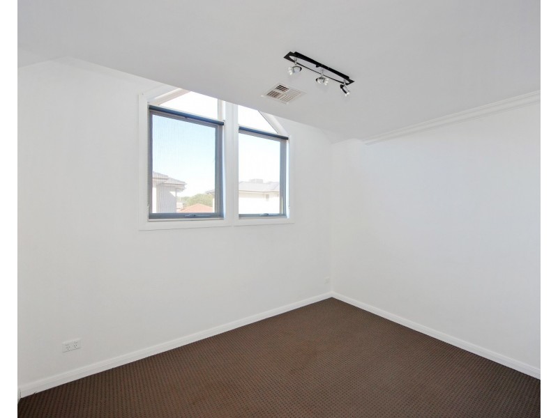 2/9 Johnson Drive, Glen Waverley VIC 3150
